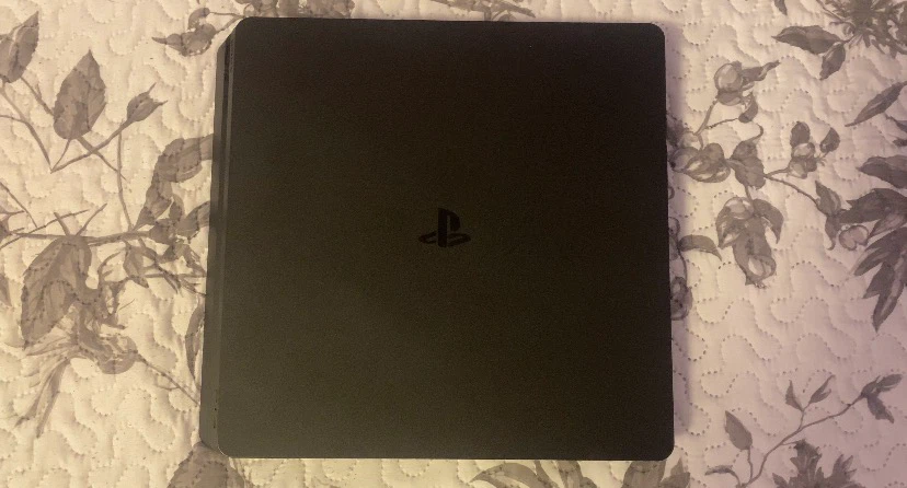 Ps4 With Controller Perfect condition