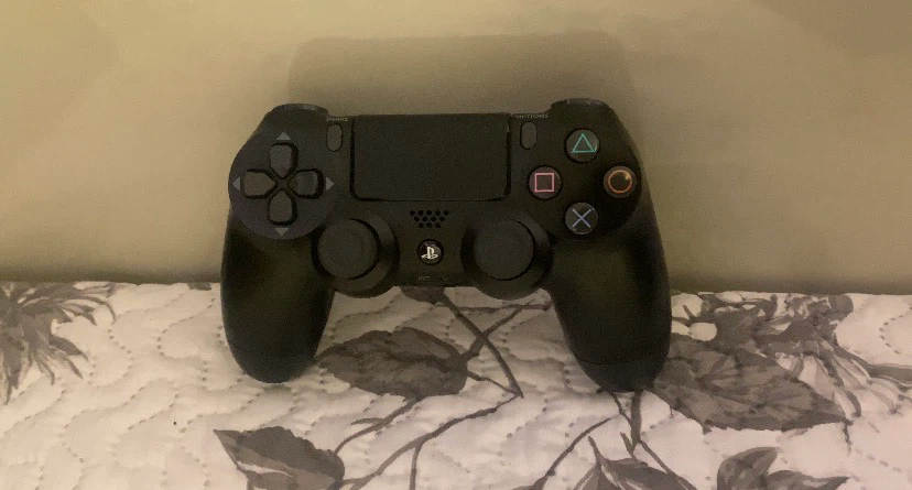 Ps4 With Controller Perfect condition - photo 2