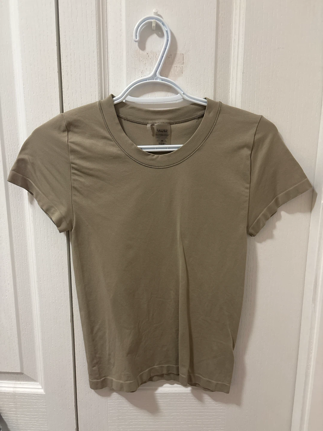 Aritzia tan t-shirt