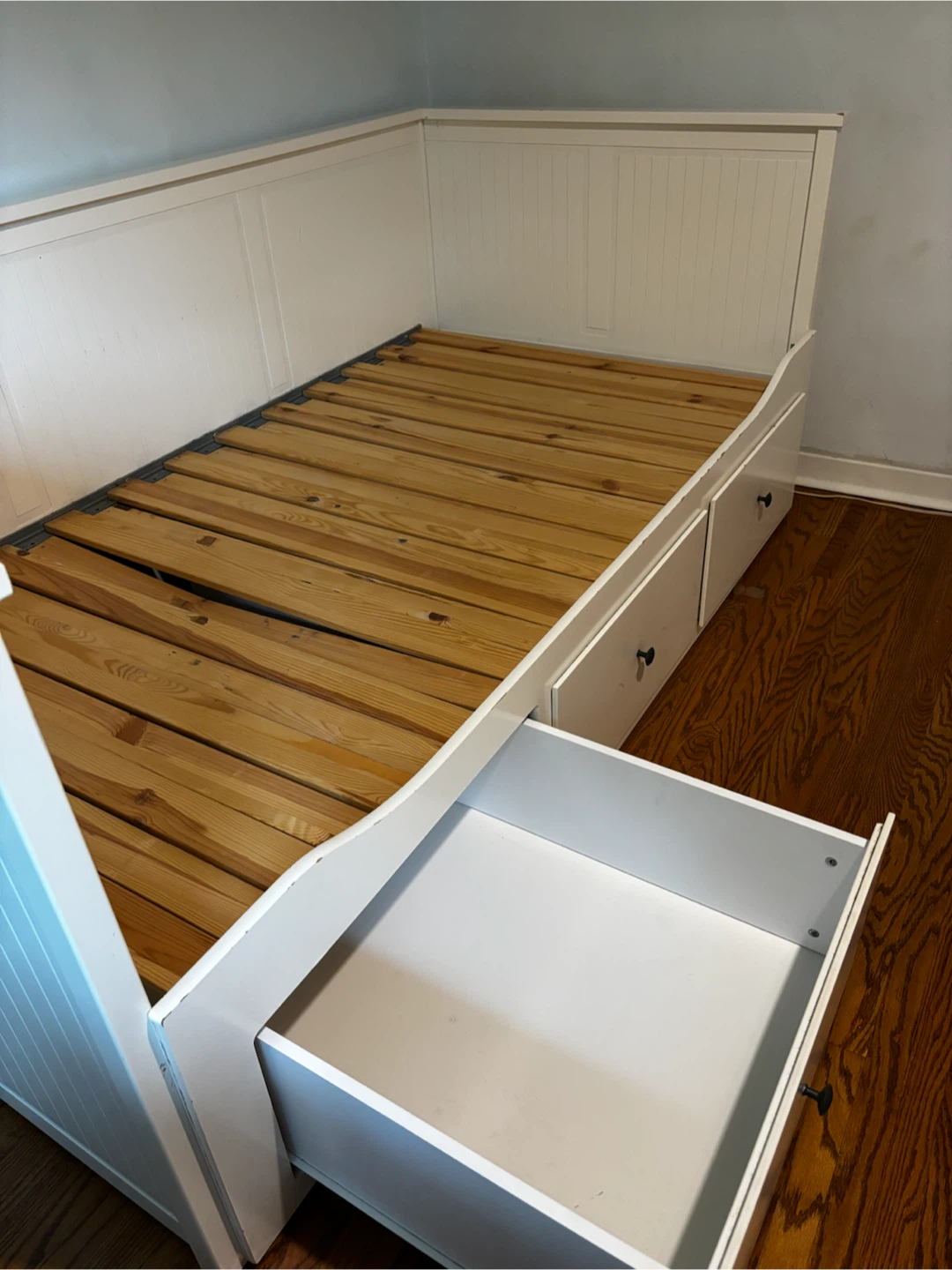 White Daybed with Storage Drawers - photo 2