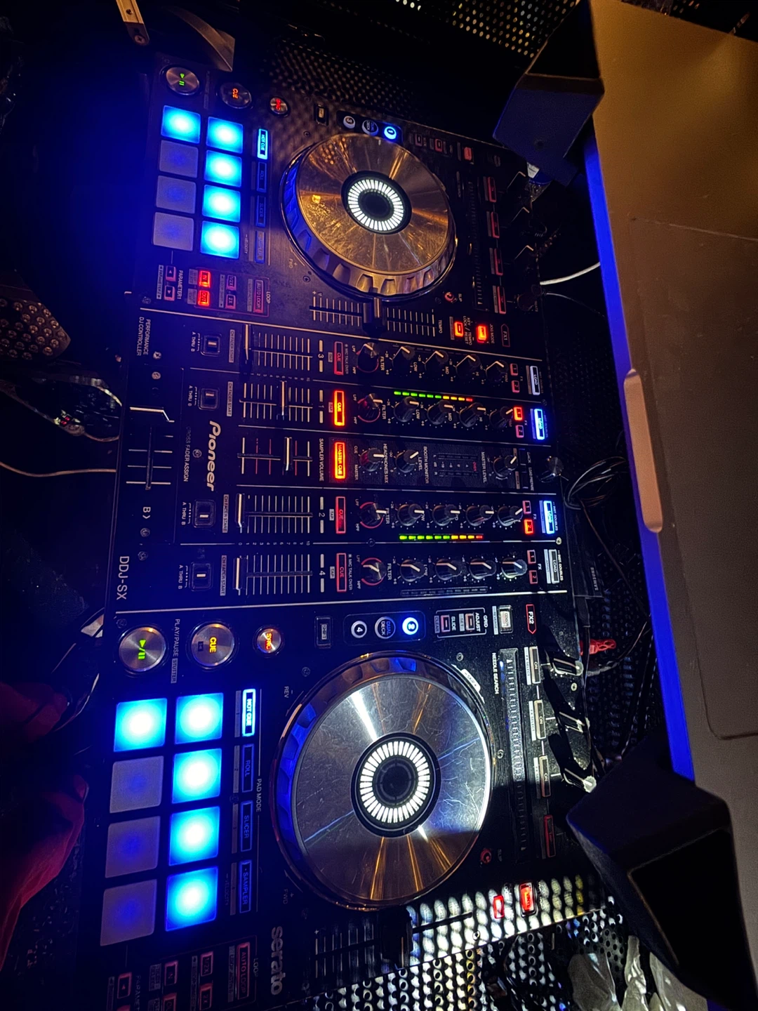Pioneer DJ DDJ-SX Controller with Carrying Case - photo 4