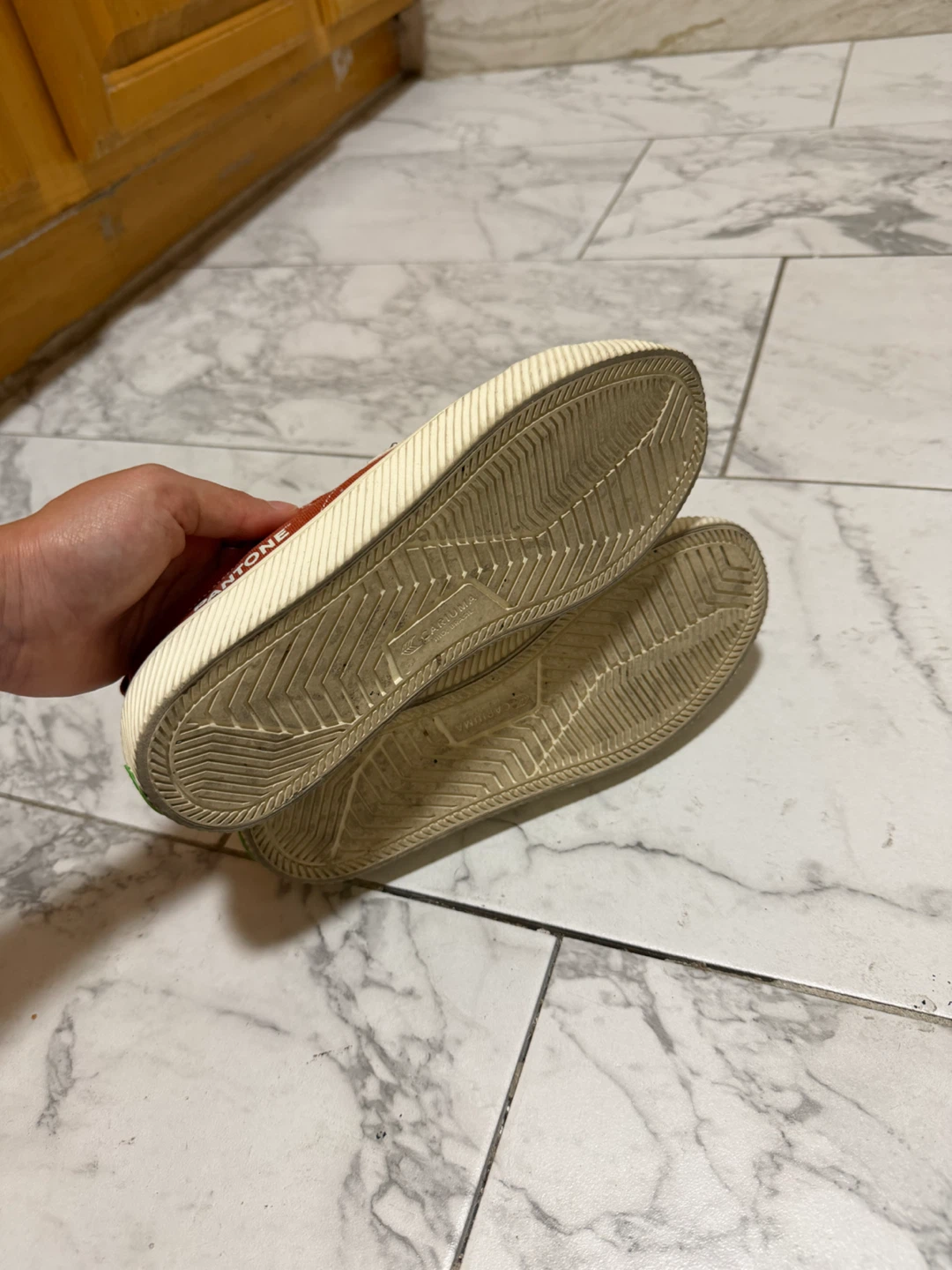 Size 5.5 Cariuma x Pantone Canvas Sneakers - photo 4