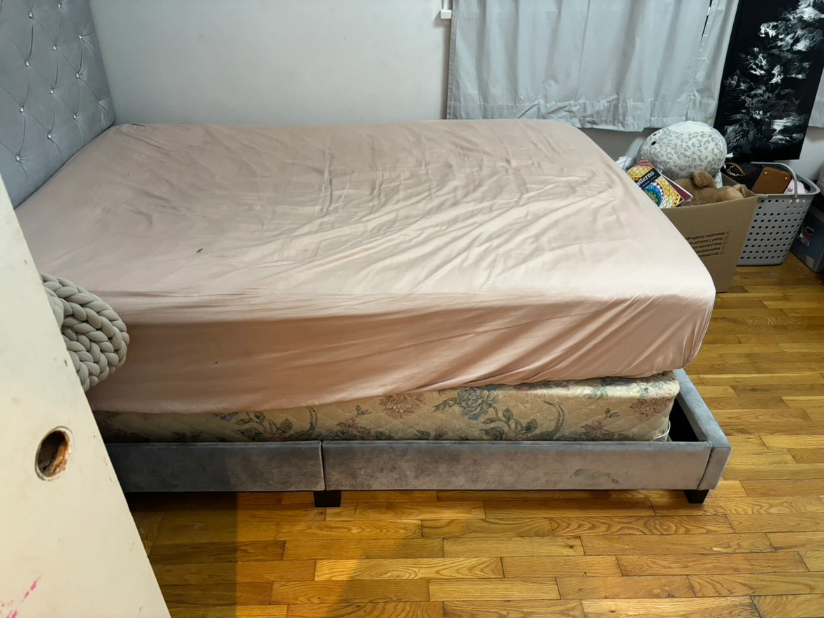 Grey Velvet Upholstered double Bed Frame - photo 3