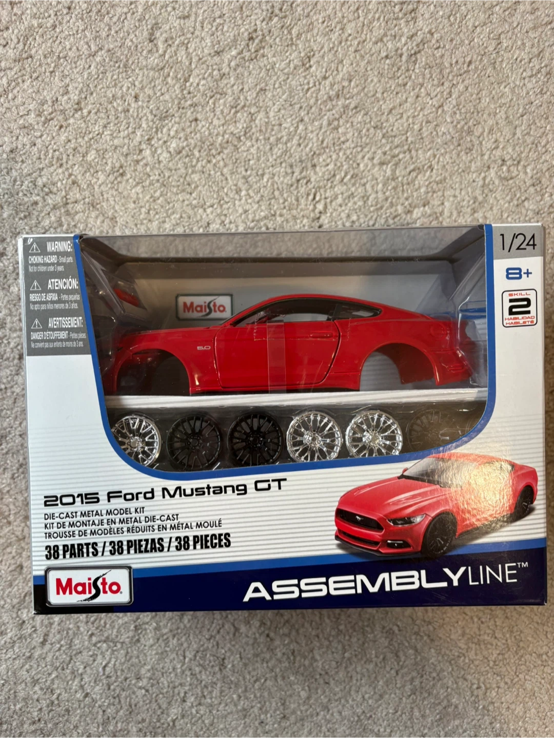 Maisto 2015 Ford Mustang GT Assembly Line Die-Cast Model Kit