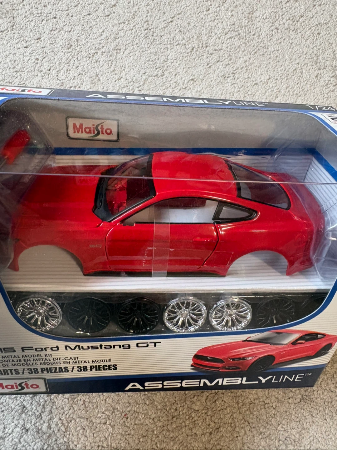 Maisto 2015 Ford Mustang GT Assembly Line Die-Cast Model Kit - photo 3