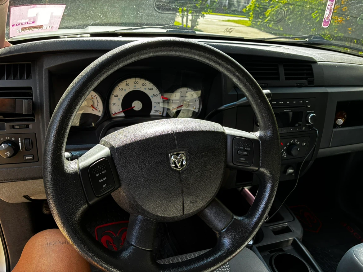 White 2010 dodge dakota - photo 4