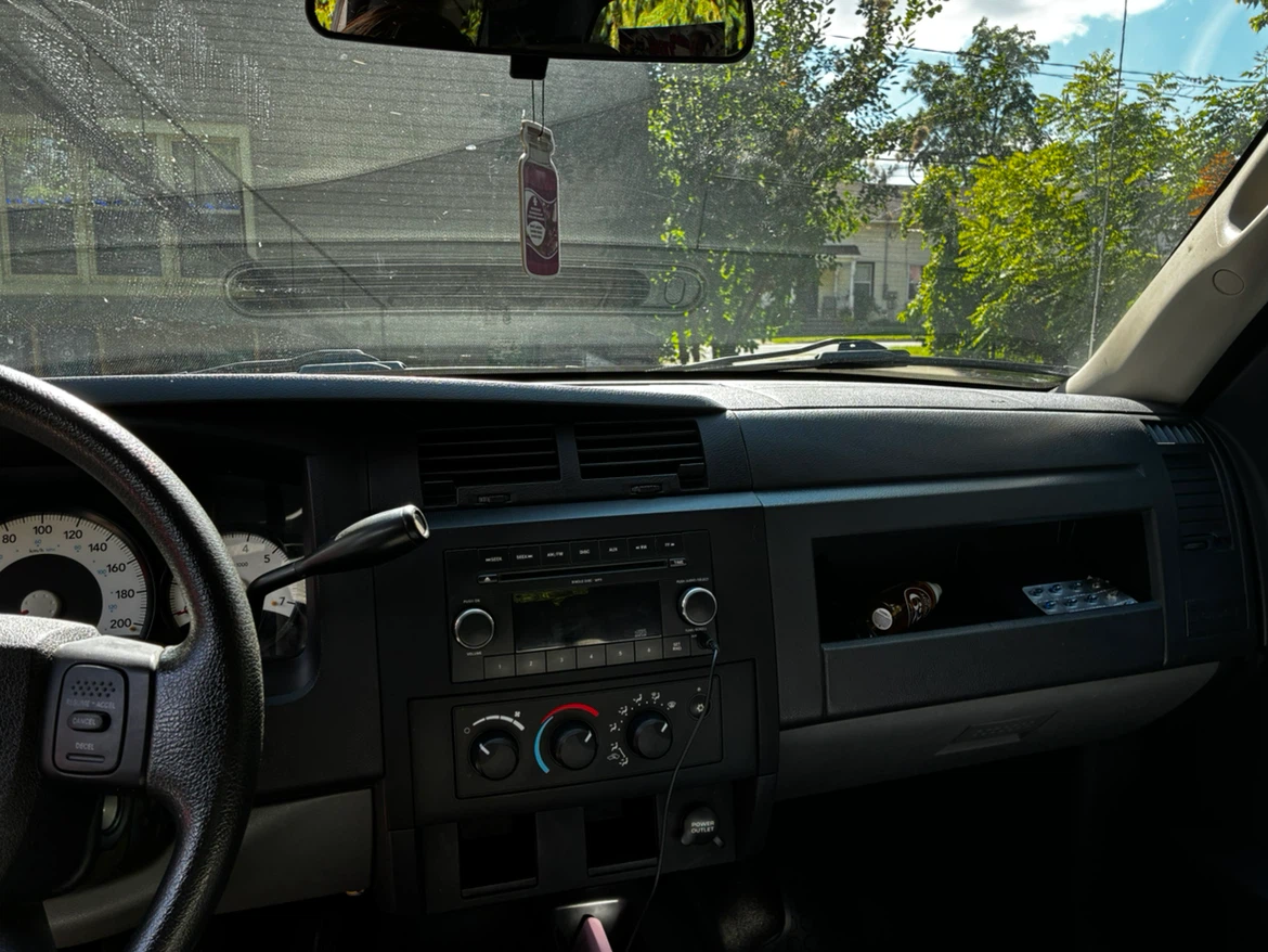 White 2010 dodge dakota - photo 5