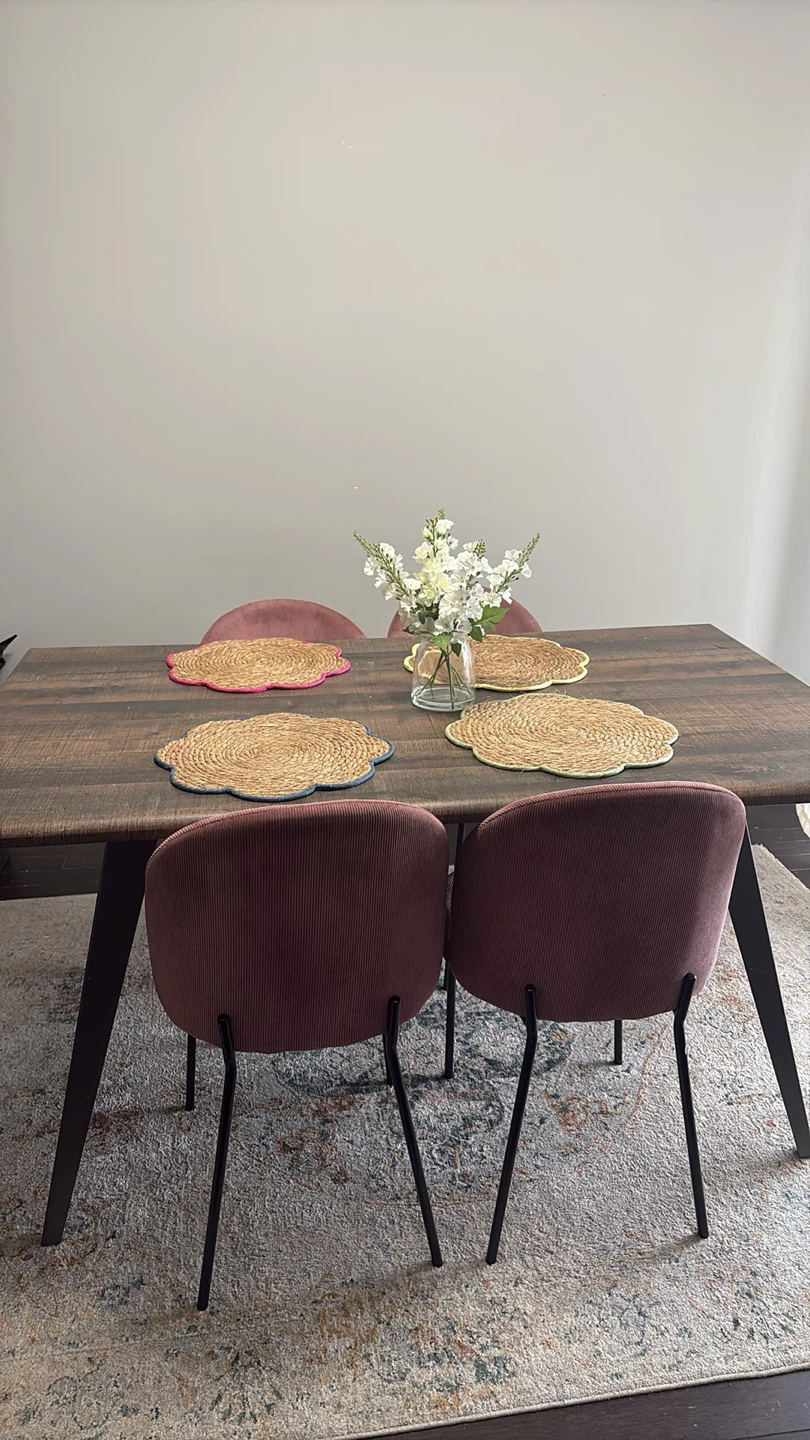 Dining table and 4 velvet chairs
