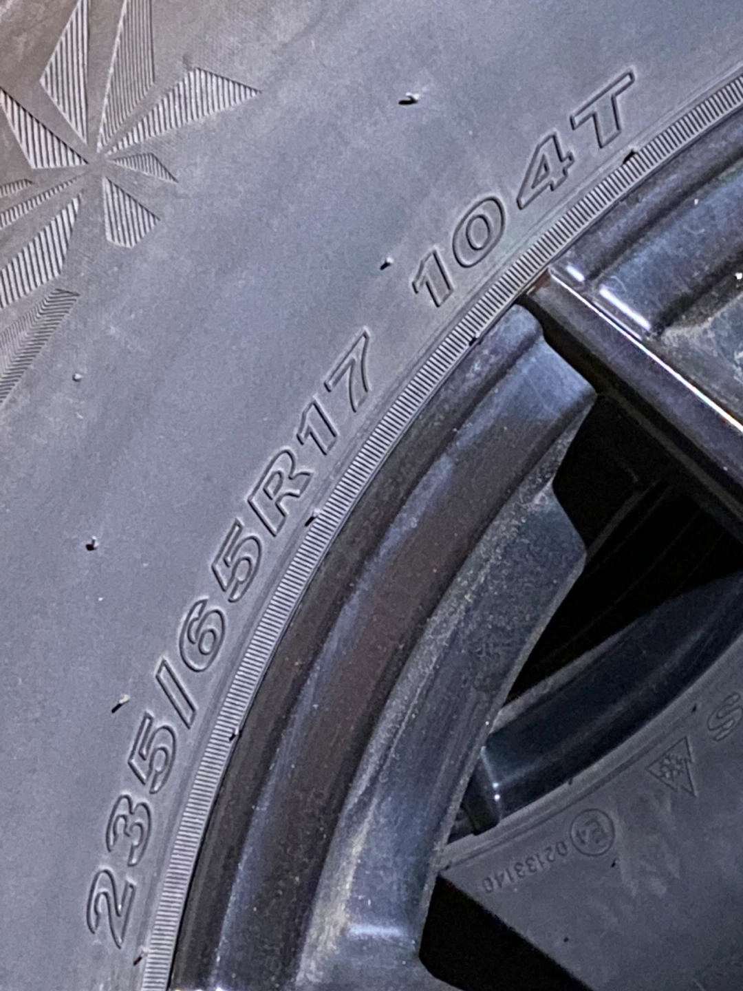 Set of 4 Winter Tires and Rims 235/65R17 - photo 5