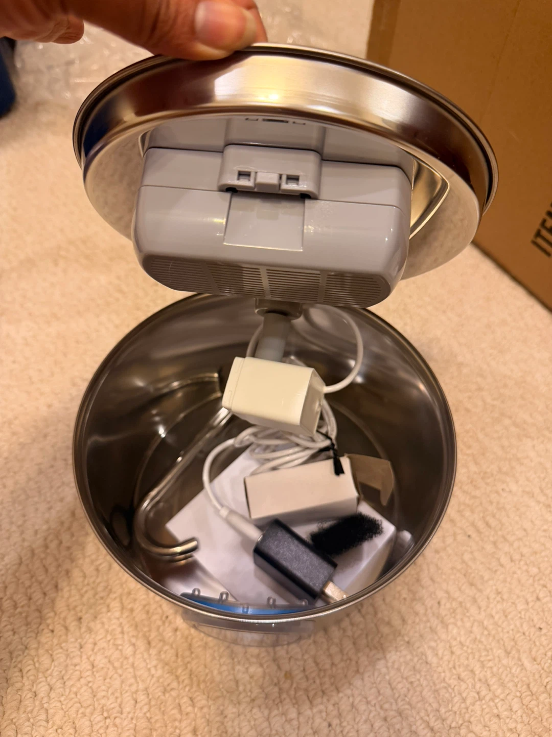 2.2L Stainless Steel Cat Water Fountain – Brand New in Box - photo 2