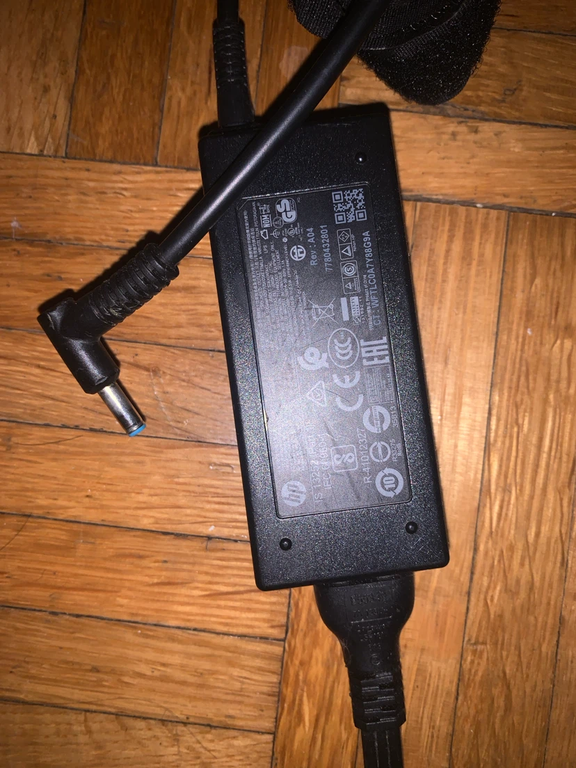 HP Laptop Power Adapter - photo 3