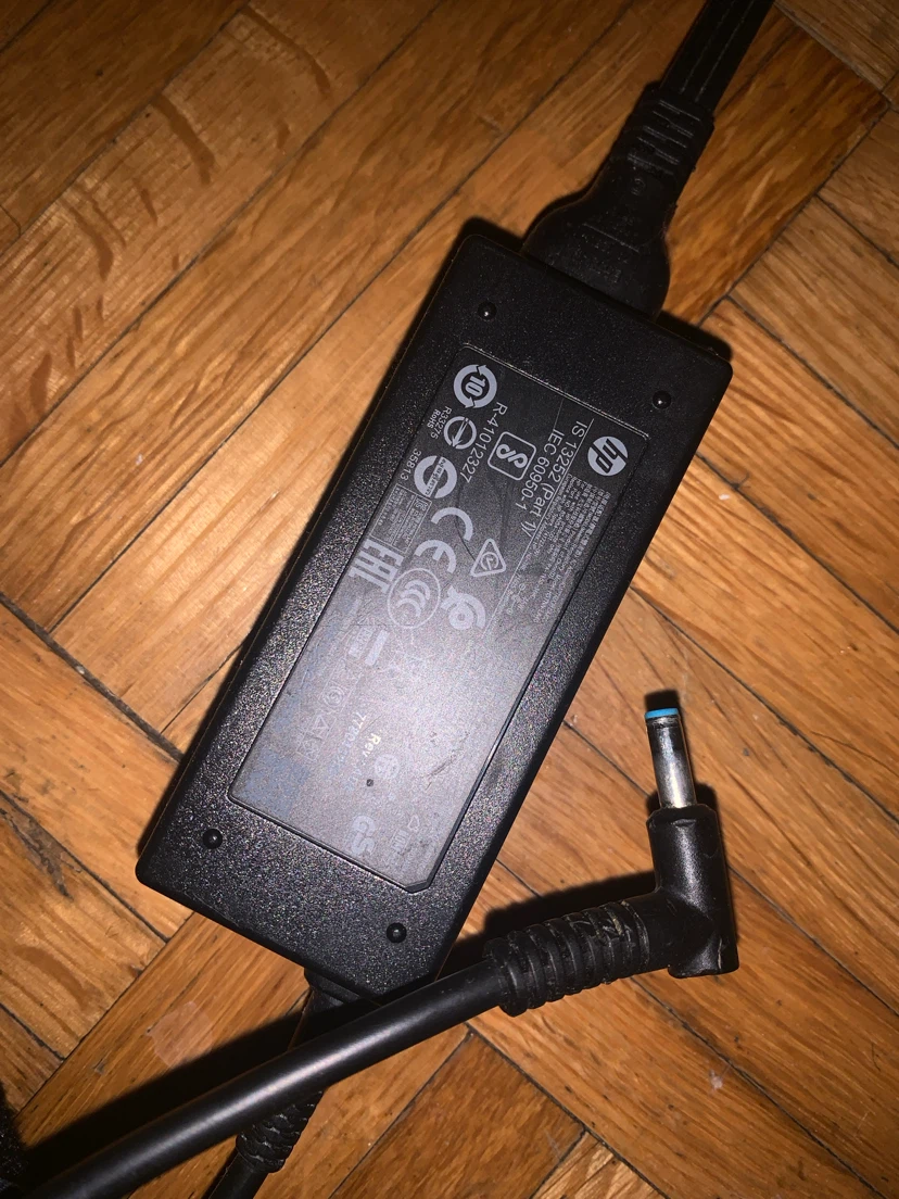 HP Laptop Power Adapter - photo 4