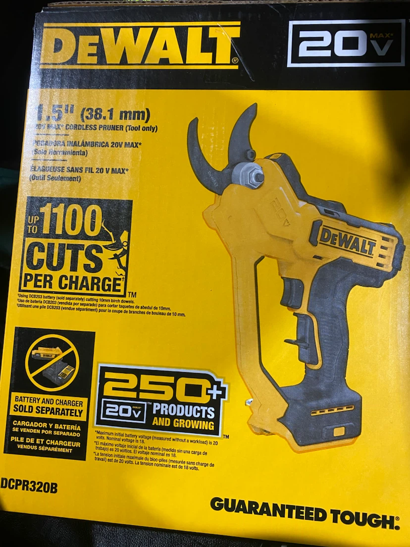 DeWalt 20V MAX Cordless Pruner (Tool Only) - 1.5 inch cut