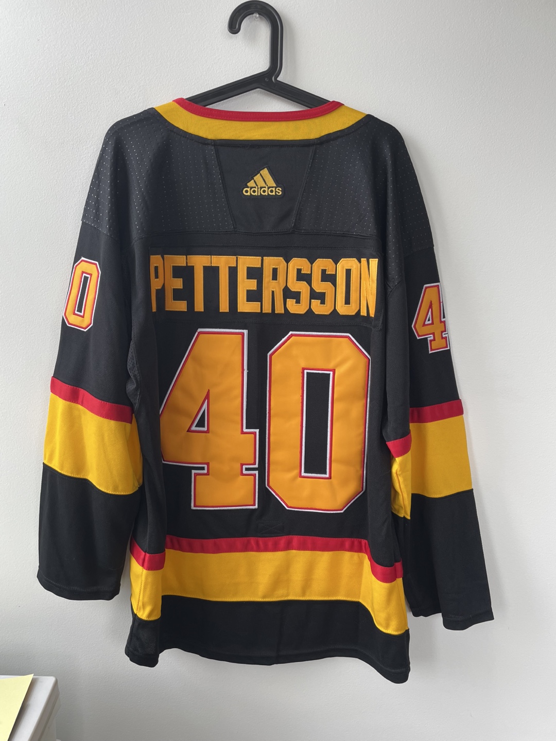 Canucks Jersey Pettersson 40 - photo 3
