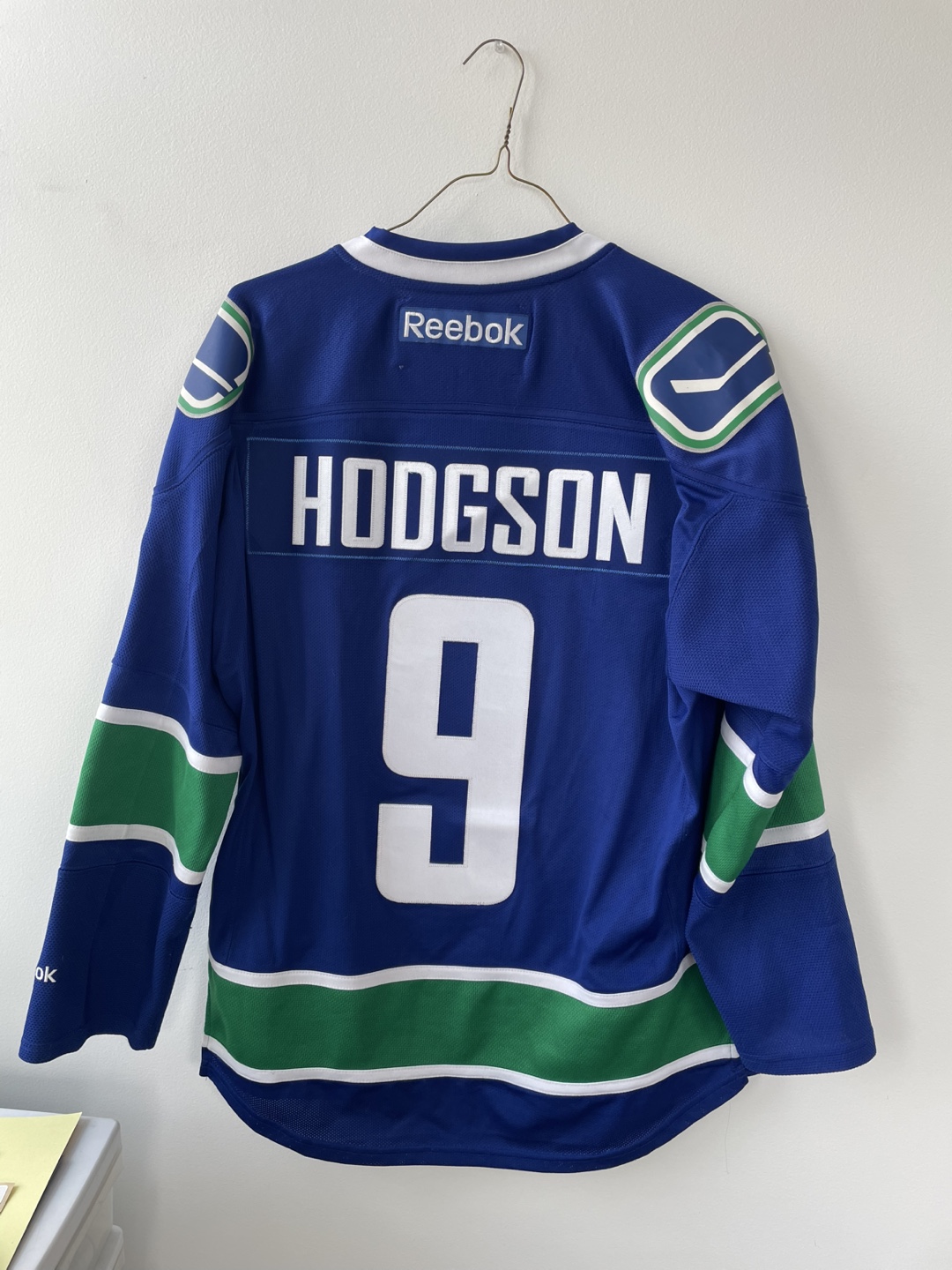Canucks Jersey 9 Hodgson - photo 2