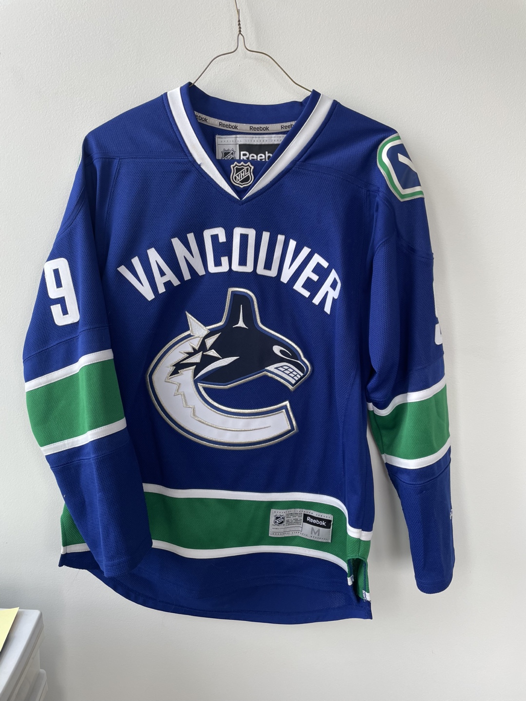 Canucks Jersey 9 Hodgson