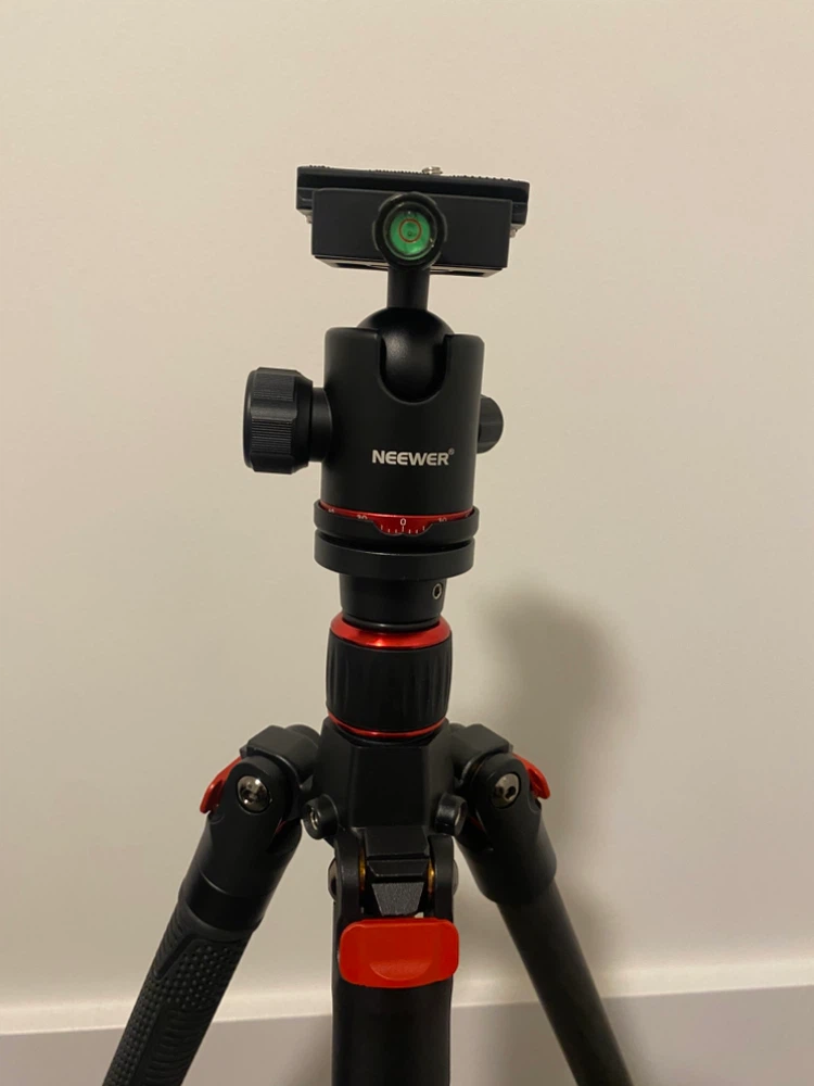 Neewer Carbon Fiber Tripod with Ball Head - photo 2