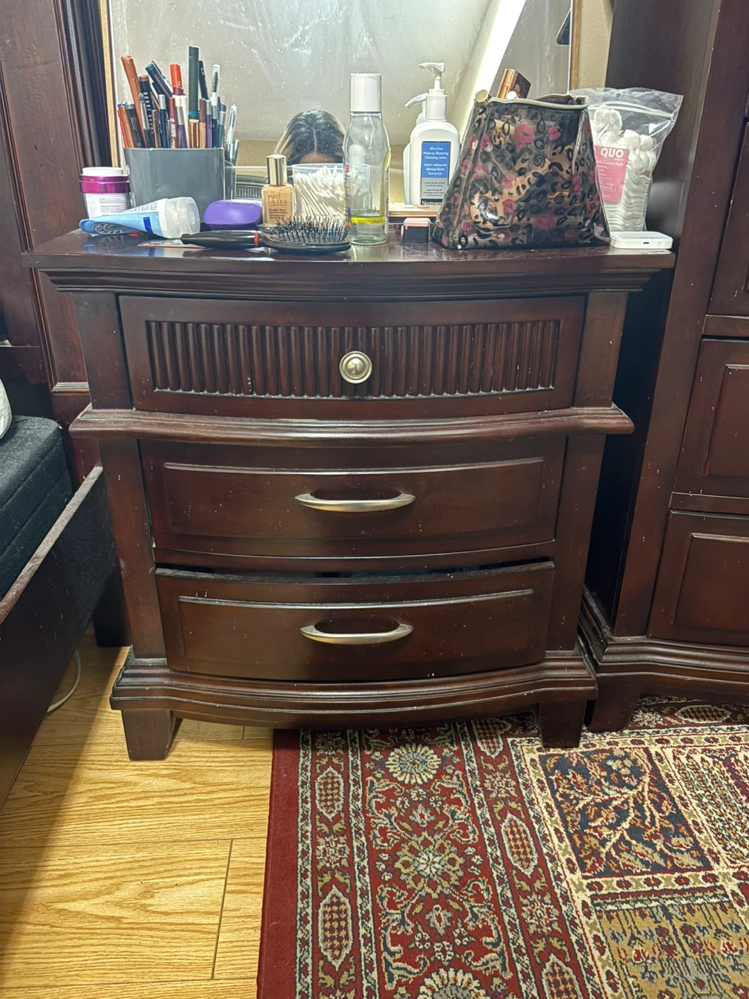 Dark Wood Bedroom Set - Bed, Dresser & Nightstands - photo 5