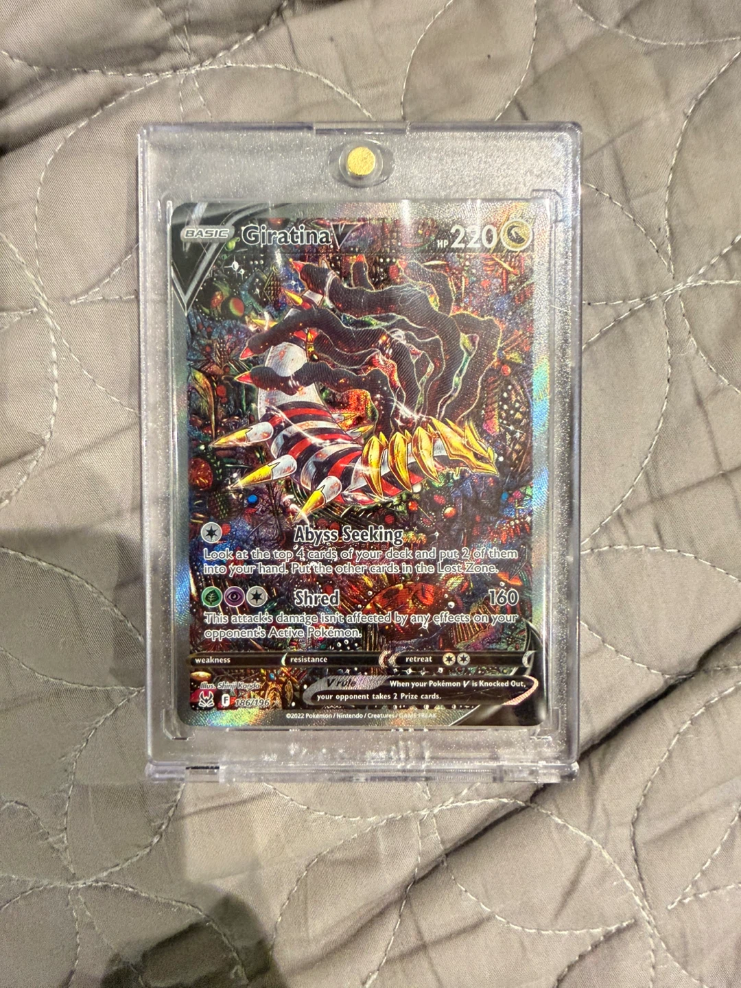 Pokemon Trading Card Giratina V 186/196