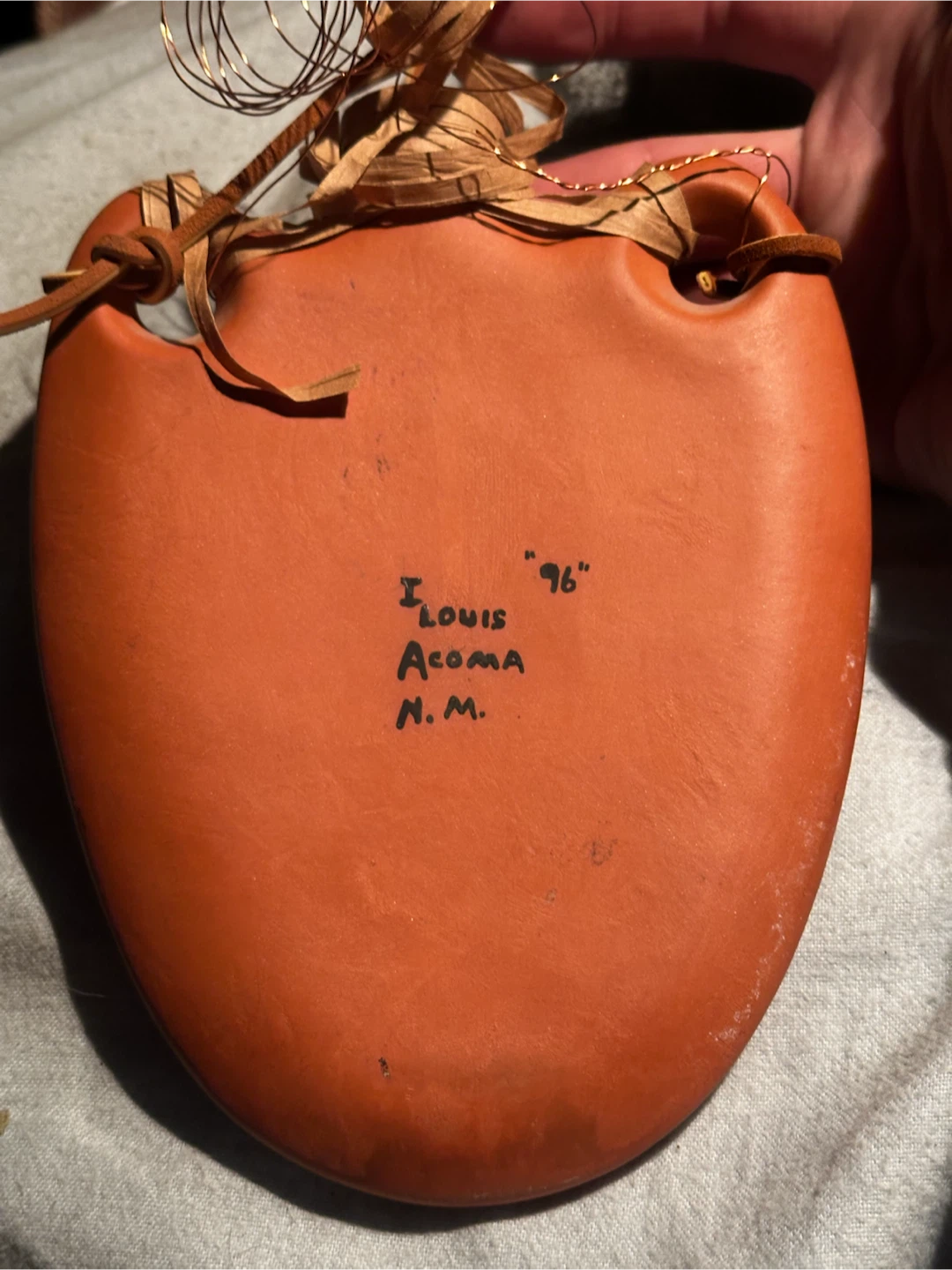 Signed Acoma Pueblo Pottery Wall Pocket 1996 - photo 3