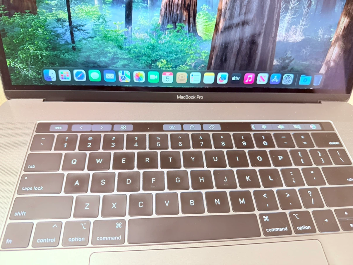 Apple MacBook Pro 15” 2019 – i7, 16GB , 256GB SSD – Space Gray - photo 5