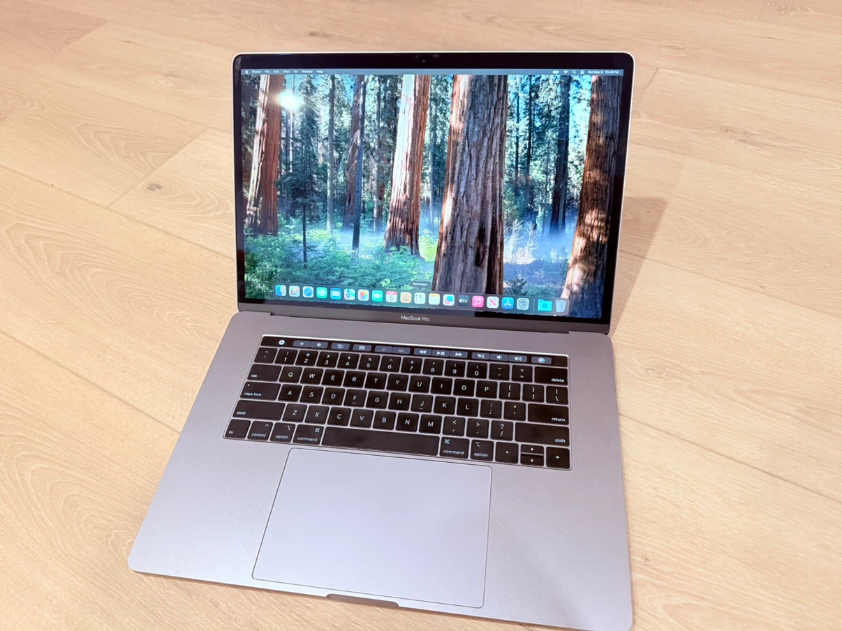 Apple MacBook Pro 15” 2019 – i7, 16GB , 256GB SSD – Space Gray - photo 4
