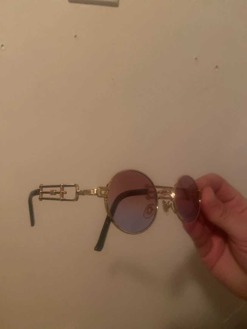 Gold frame circular sunglasses with gradient lenses - photo 3