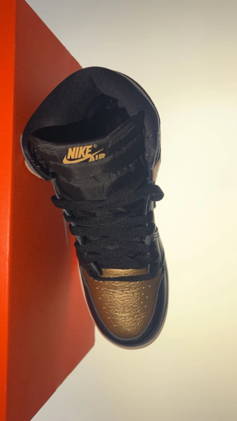 Nike Air Jordan 1 Retro High Gold Black - photo 2