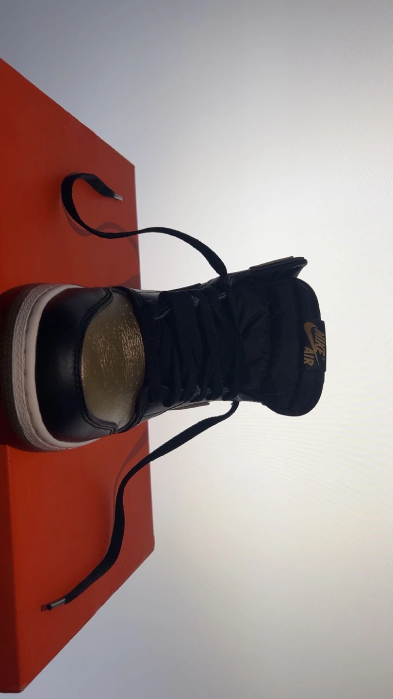 Nike Air Jordan 1 Retro High Gold Black - photo 5
