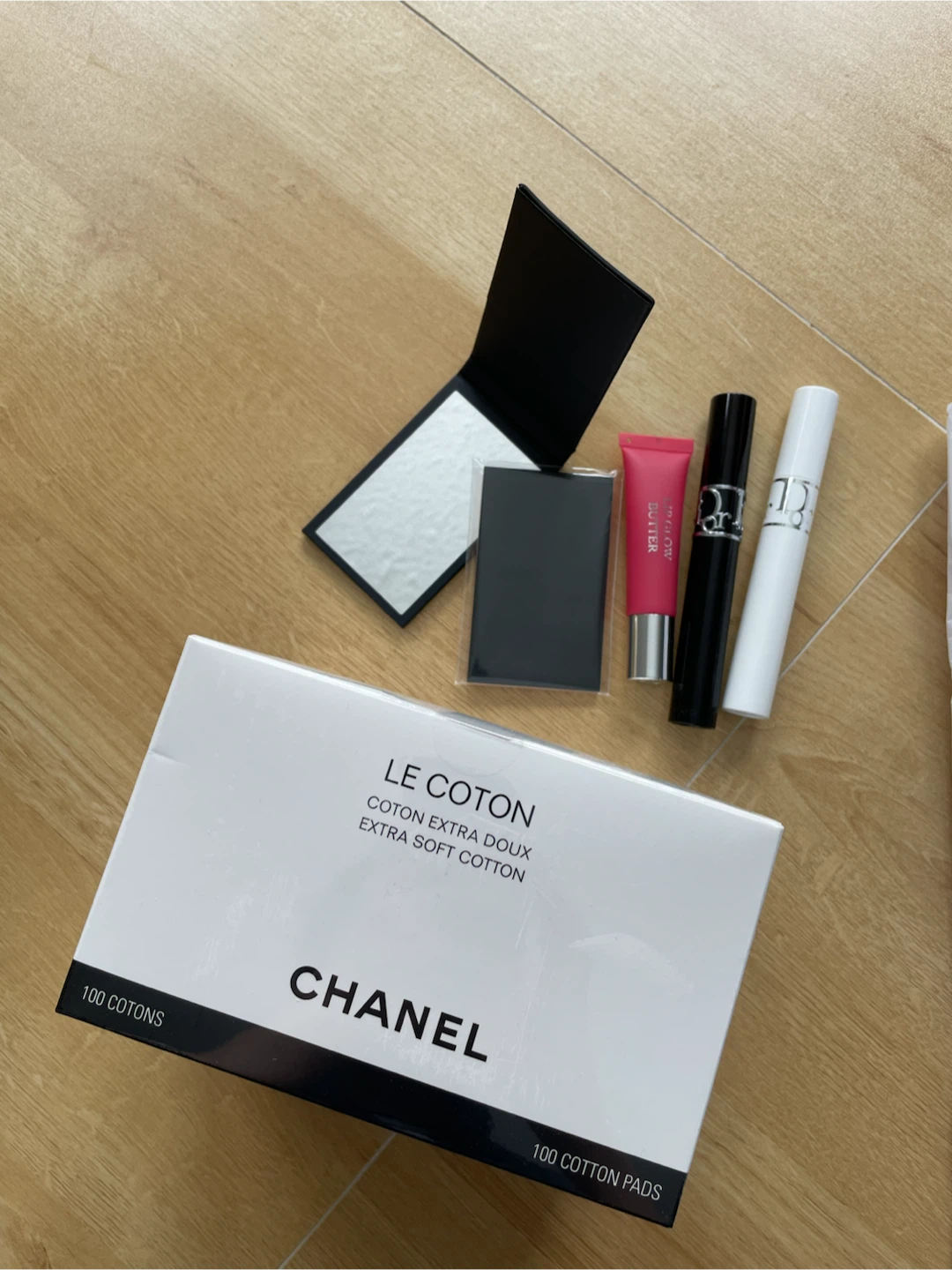 Chanel Le Coton Extra Soft Cotton Pads and Dior Beauty Items - photo 2