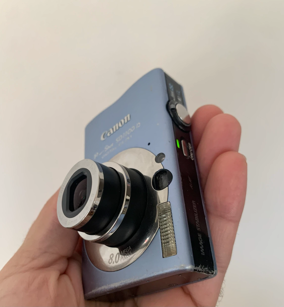 Canon PowerShot SD1100 IS Digital ELPH