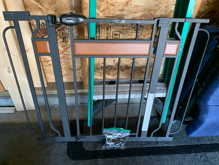 Regalo Baby Gate with Extender - photo 4