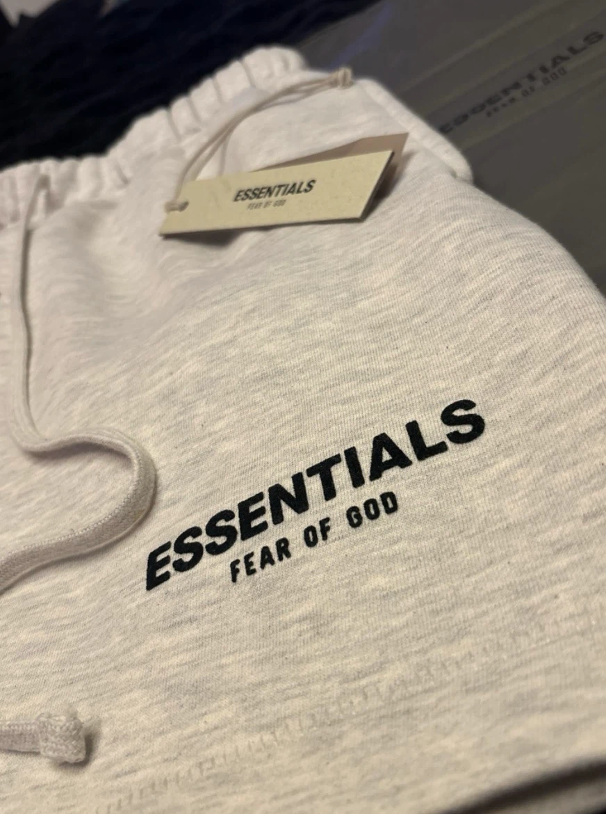Essentials Fear of God Light Oatmeal Shorts - photo 2