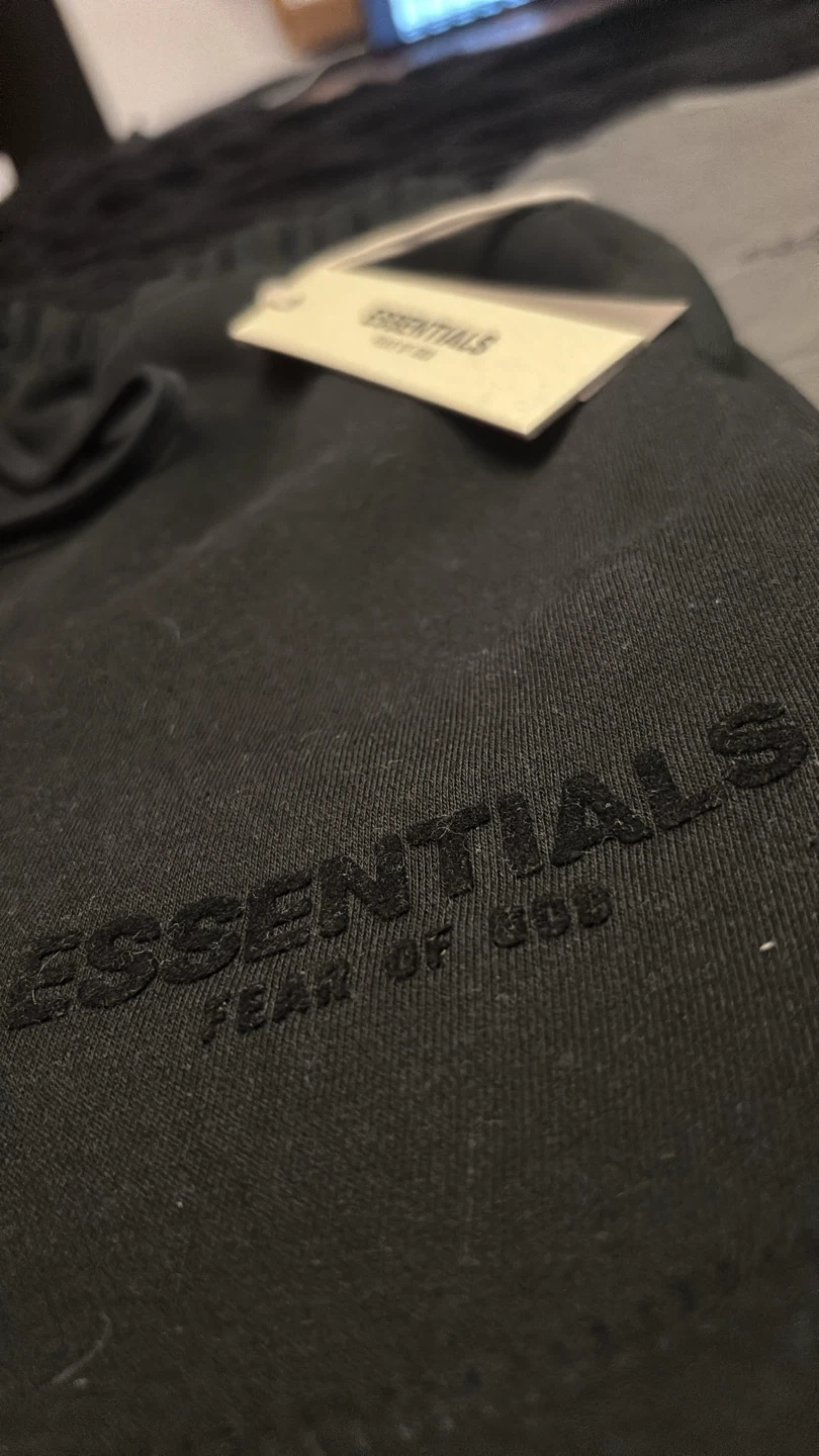 Essentials Fear of God Black Shorts - photo 2