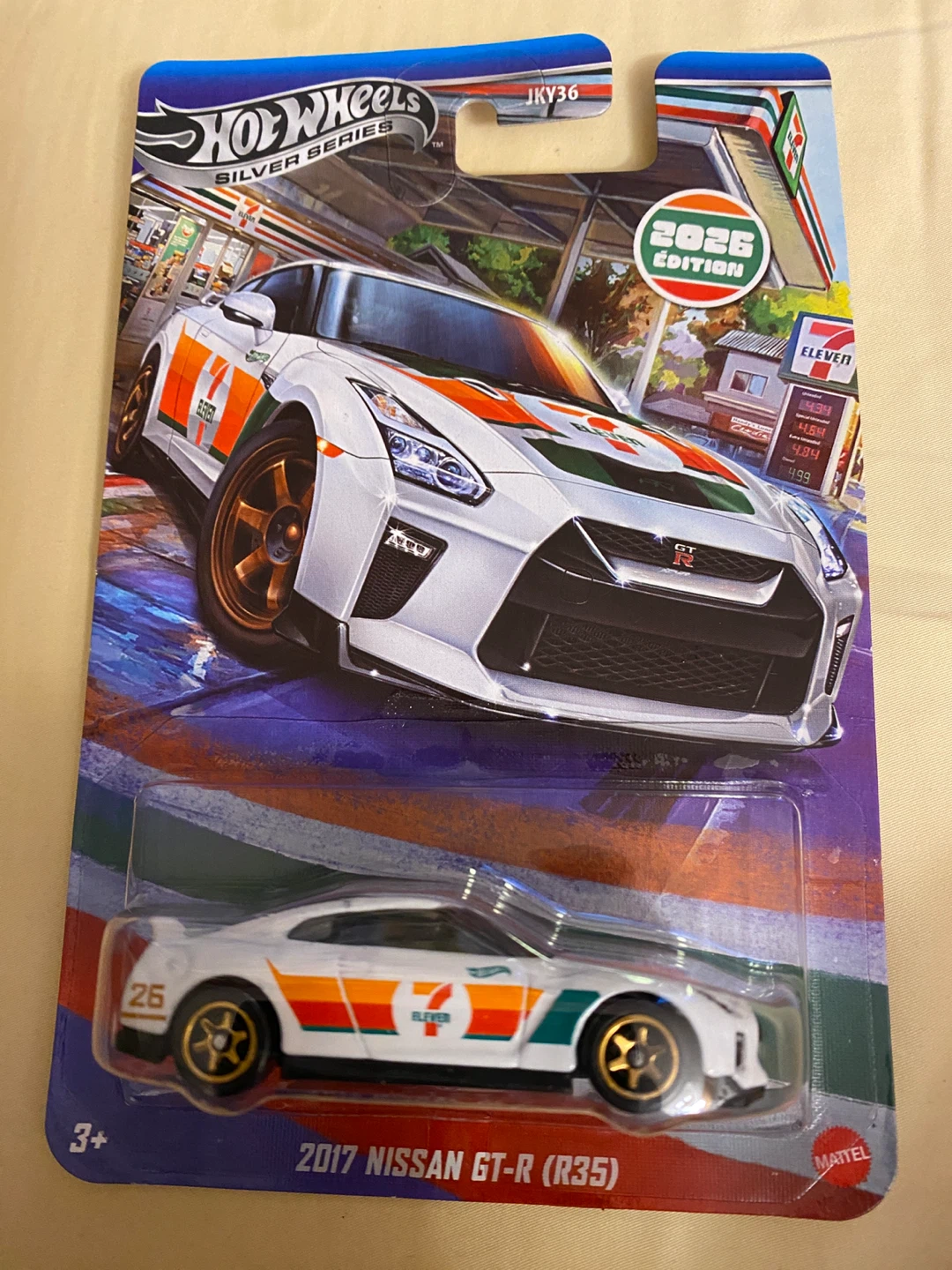 Hot Wheels 7-Eleven 2017 Nissan GT-R (R35) Silver Series