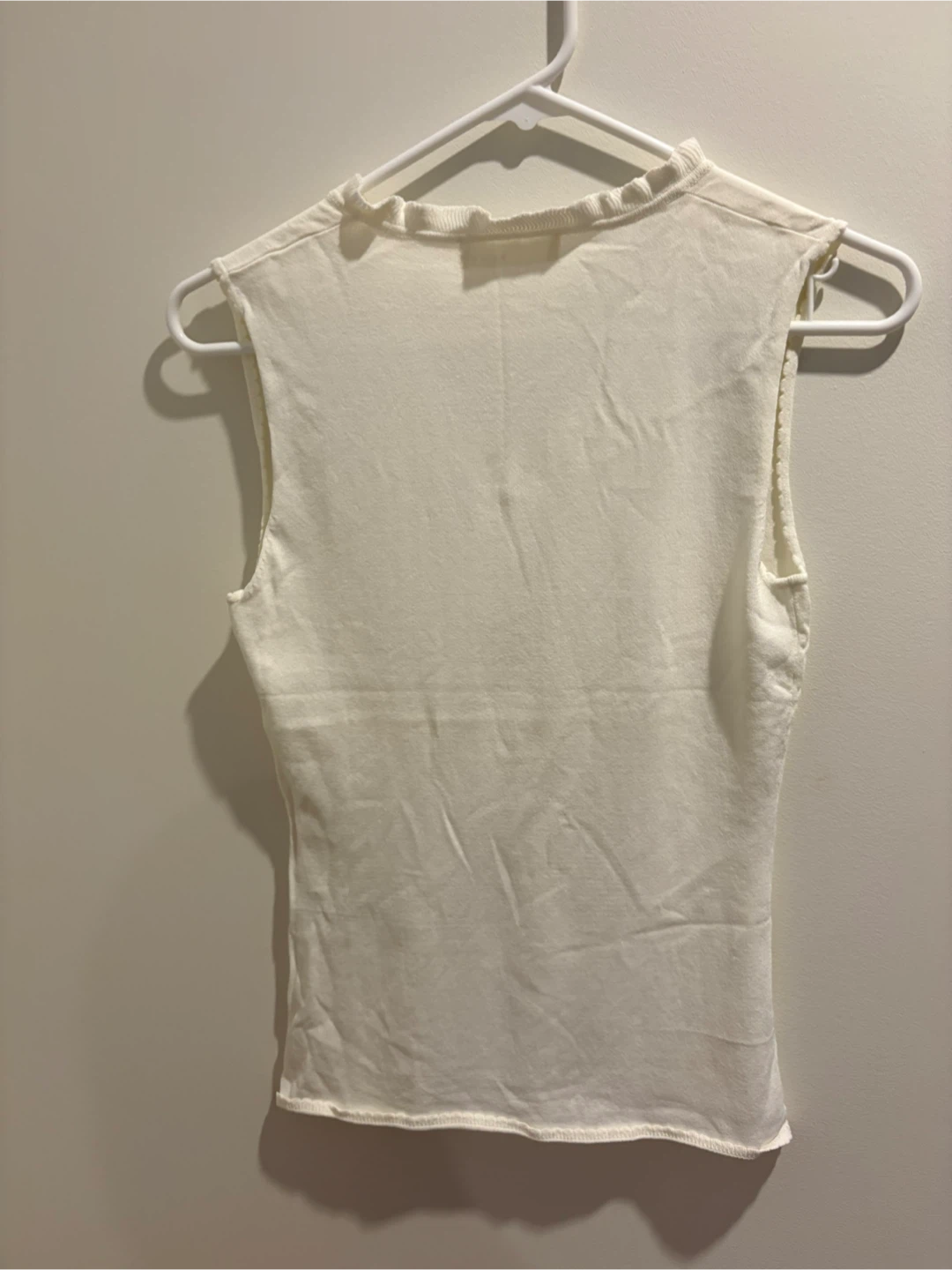 Kivari Cream Ruffled V-Neck Tank Top - photo 2