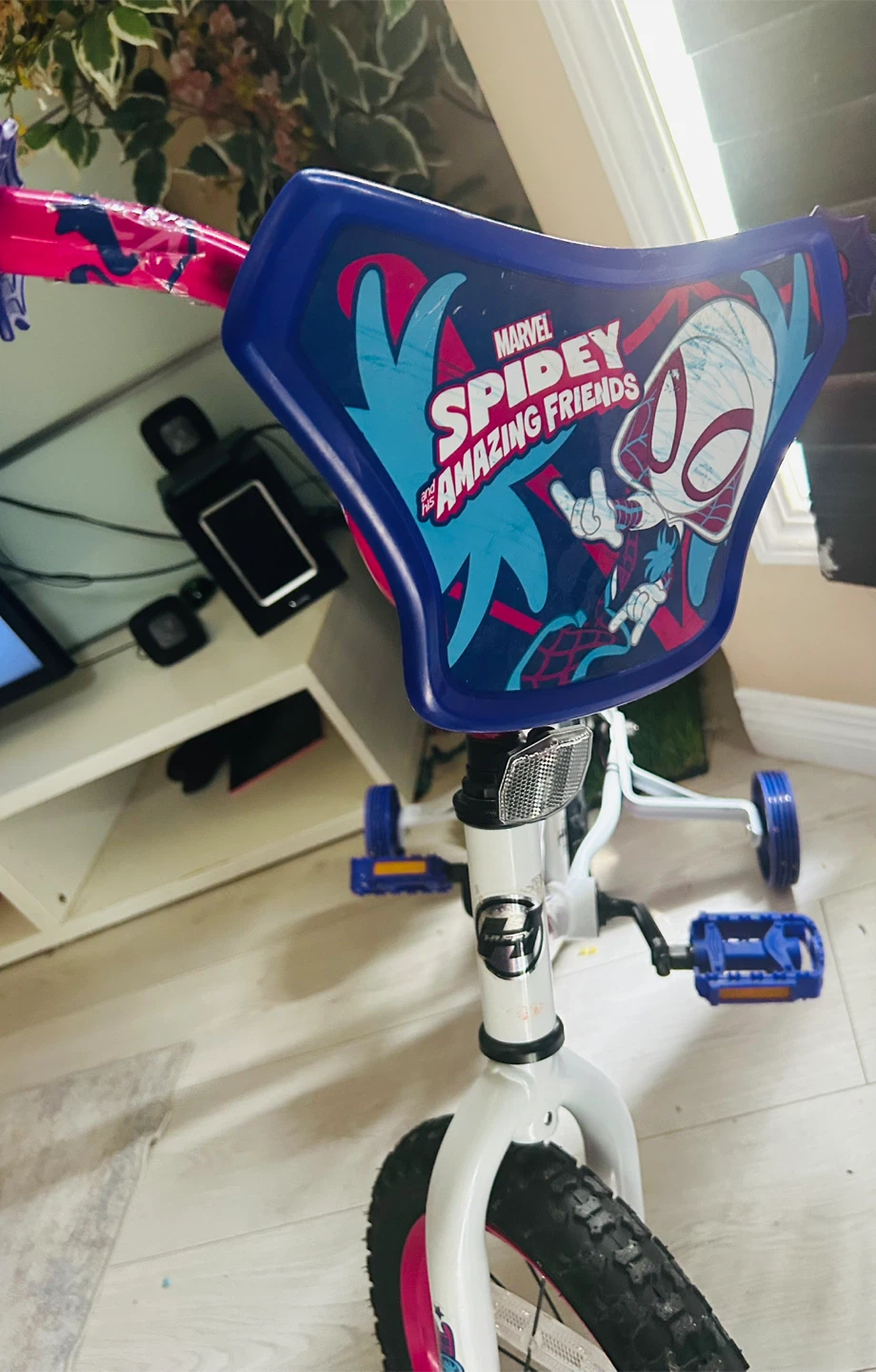 Moving Sale:-Huffy Marvel Spidey and His Amazing Friends Bike - photo 2