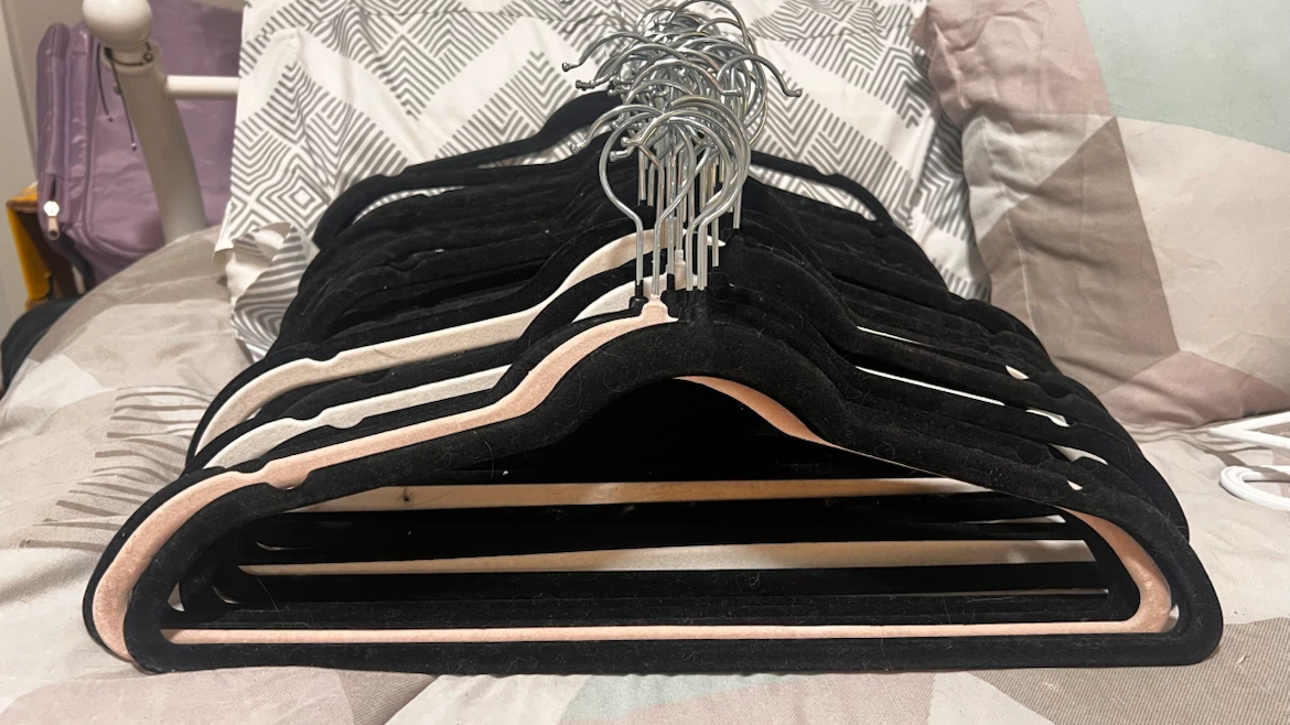 Velvet Hangers - Black & Pink - photo 3
