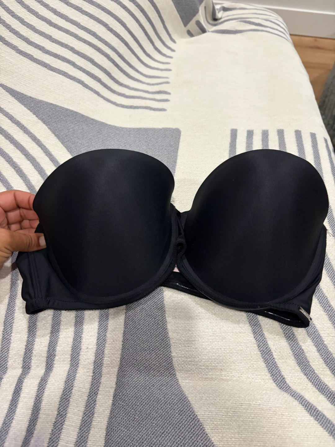 Black Strapless Bra