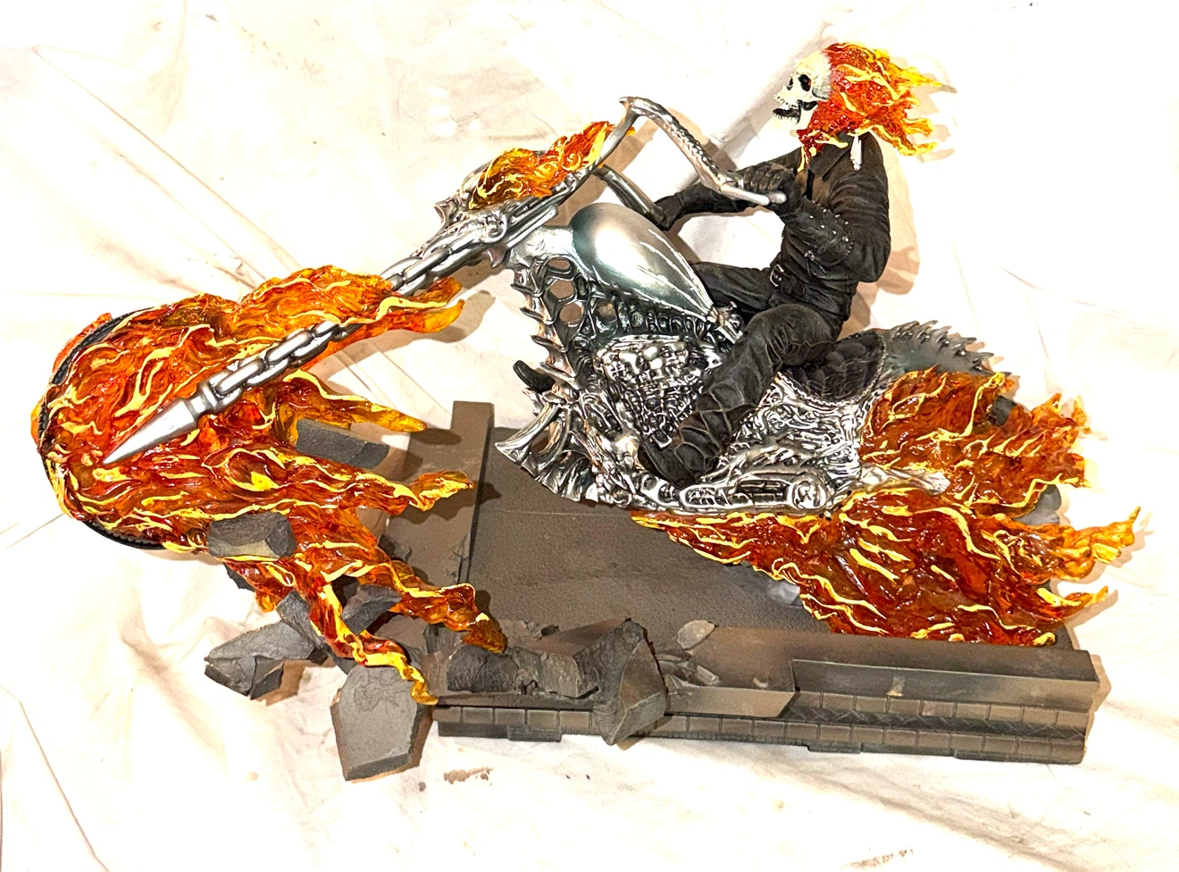 Marvel Knights Ghost Rider on building  Statue - photo 3