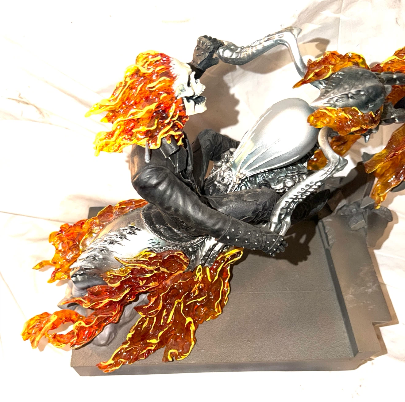Marvel Knights Ghost Rider on building  Statue - photo 5