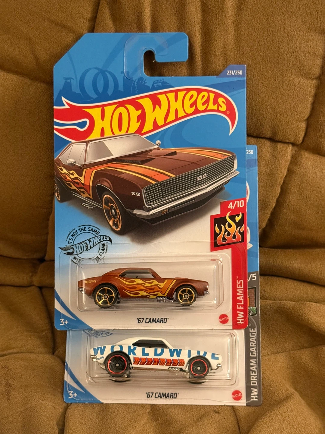 Hot Wheels '67 Camaro Die-cast set