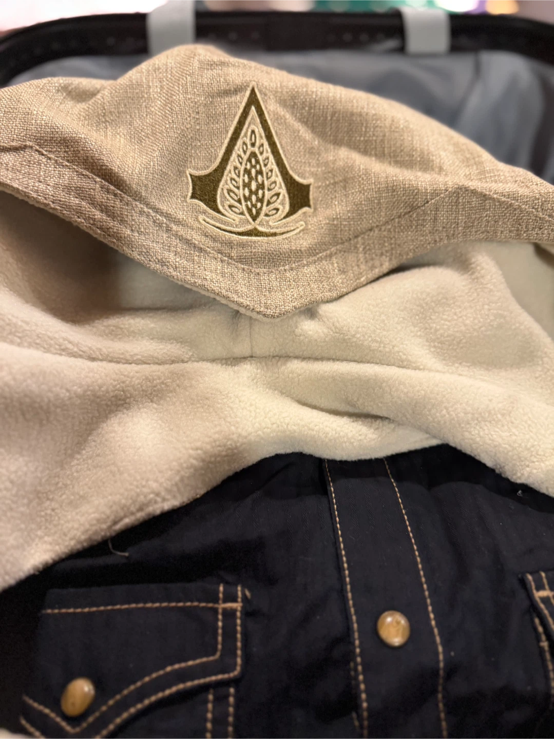 Assassin's Creed Logo scarf - photo 2