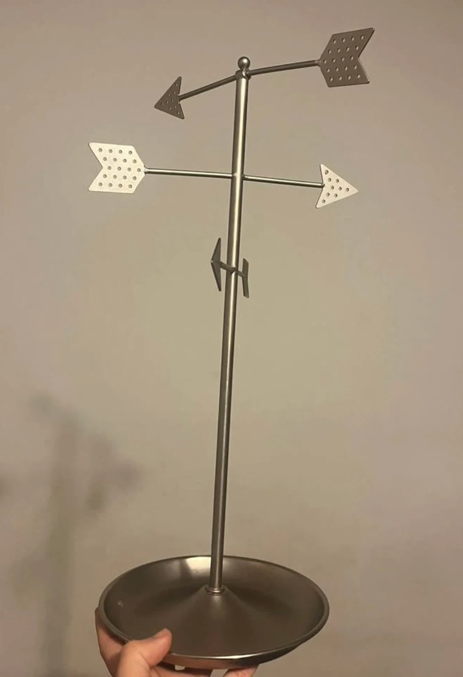 Metal Arrow Jewelry Stand