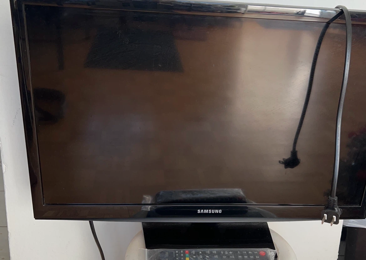 Smart-Samsung LED Television/Monitor - photo 3