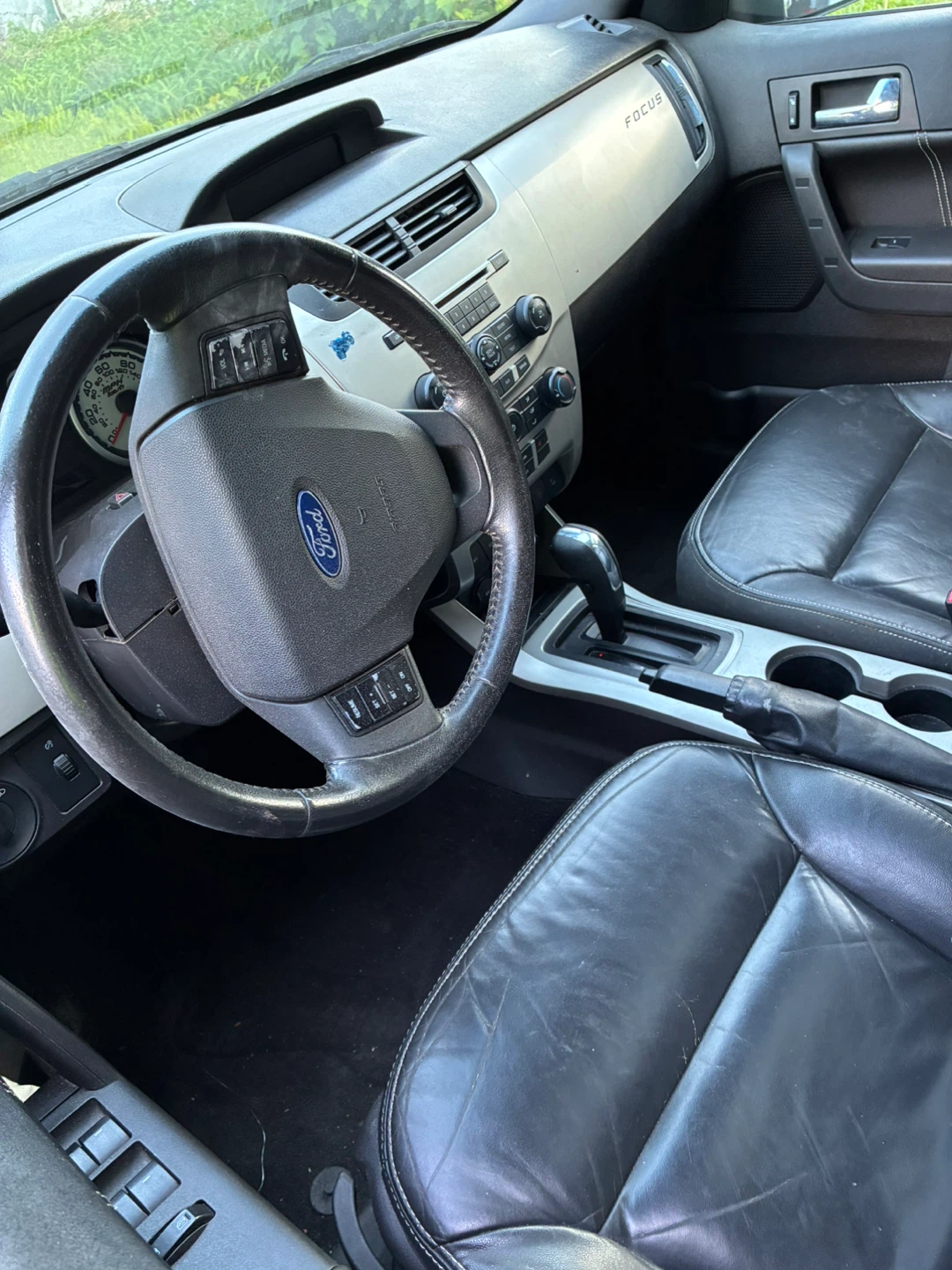 Ford Focus Sedan - photo 3