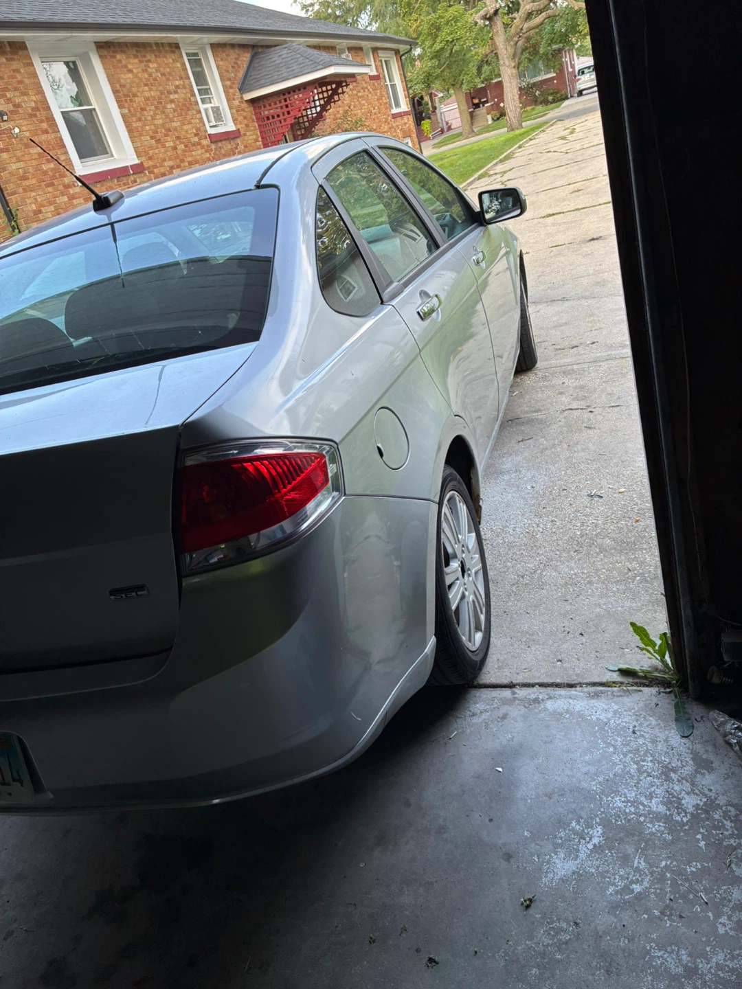 Ford Focus Sedan - photo 4