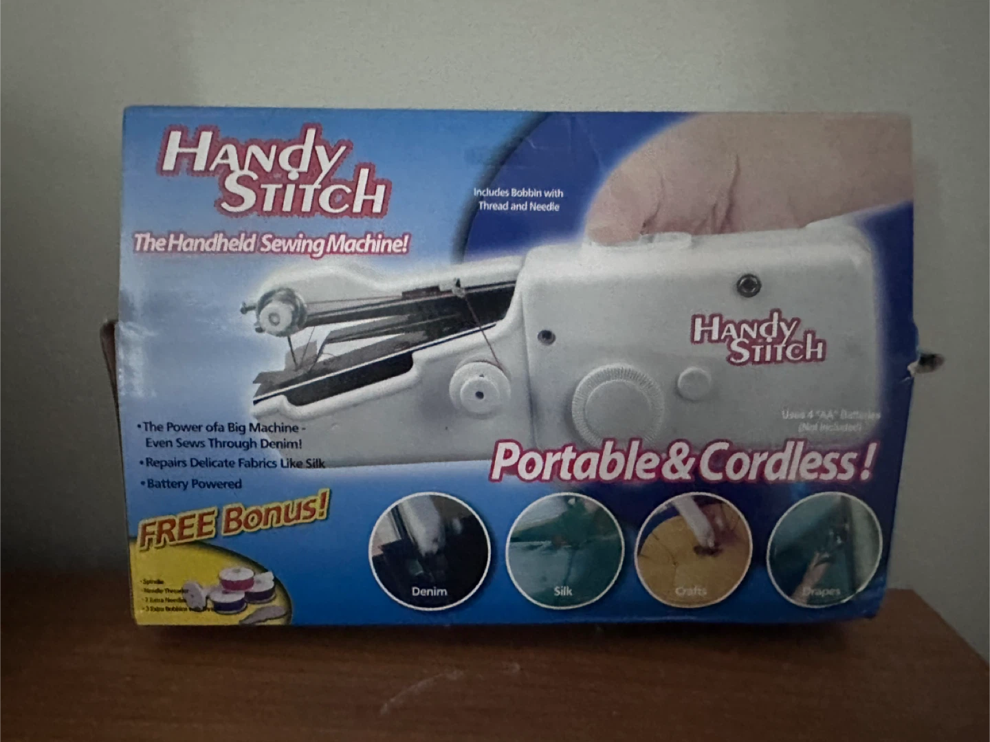 New Handy Stitch CS-101B Handheld Sewing Machine - photo 3
