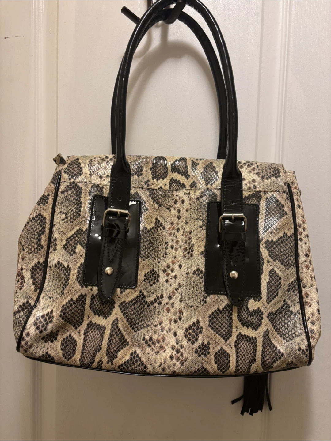 Beautiful leather Handbag with Heart Charm - photo 2