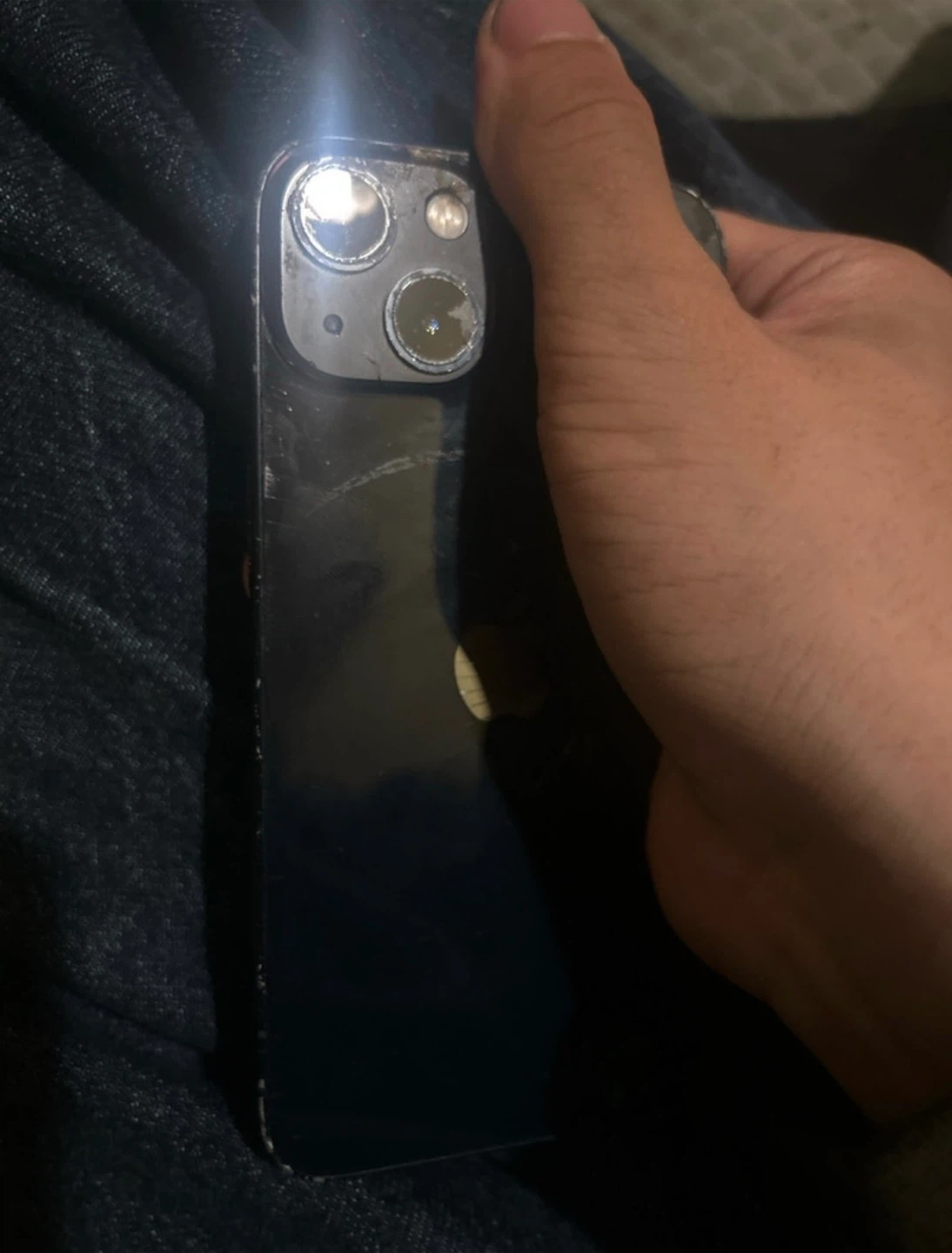 Locked iPhone 13 - photo 2
